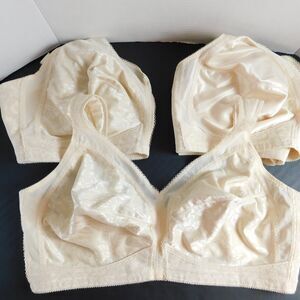 Playtex Bra 46D Wireless Ivory Satin Soft Cup Adjustable Strap 4693 Lot of 3 EUC